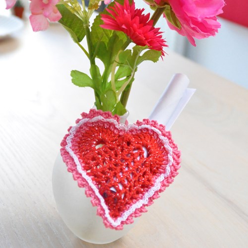 Crochet pattern little heart