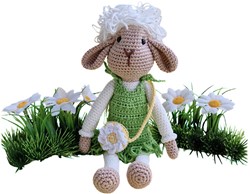 Molly the Sheep - CB's Creations Yarn and Crochet Kit