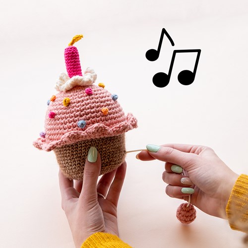 Cupcake Crochet Kit 2 Vanilla-3