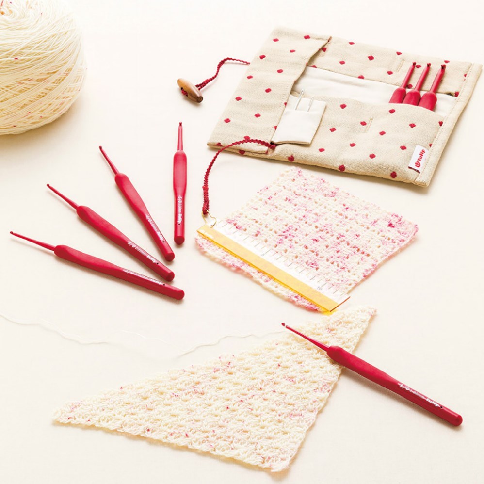 Tulip Etimo Red Crochet Hook Set –