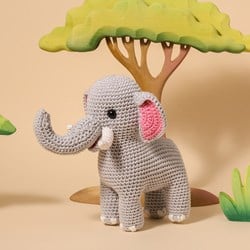 Yarnzoo - Elephant Olivier Yarn and Crochet Kit
