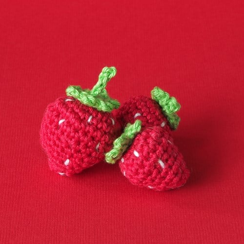 Yarn and Colors Strawberries Crochet Pattern