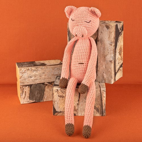Yarn and Colors Patty Pig Crochet Kit 047 Old Pink