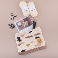 Yarn and Colors Perky Pouch Crochet Kit 006 Taupe-2