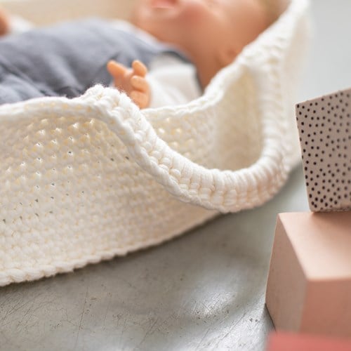 Crochet Pattern Acrylic Ribbon Doll Carry Cot-2