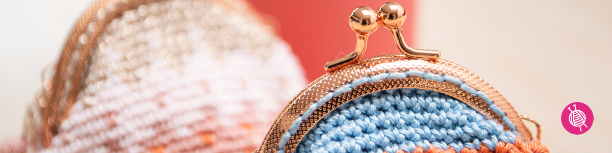 Mini Coin Purse – Free Crochet Pattern