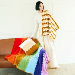 Stylecraft haakpatroon Squeeze Me Crochet Blankets and Cushion 10079