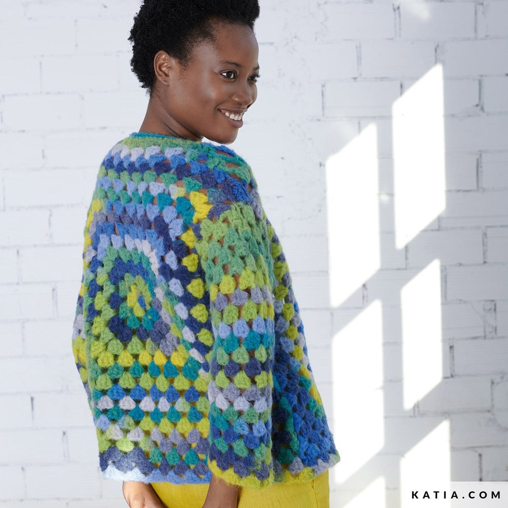 Katia Reiki 112 Red | Yarnplaza.com