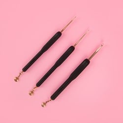 Yarn and Colors Rosé ChristmasCAL2024 Crochet Hook Set Promotion