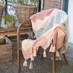 Wide Zigzag Blanket Crochet Kit