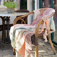 Wide Zigzag Blanket Pink Crochet Kit-2