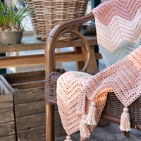 Wide Zigzag Blanket Pink Crochet Kit-1