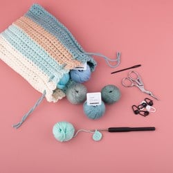 Yarn and Colors Ruffle Pouch Crochet Kit 072 Glass