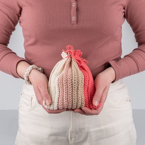 Yarn and Colors Ruffle Pouch Crochet Kit 072 Glass-3