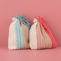 Yarn and Colors Ruffle Pouch Crochet Kit 072 Glass-2