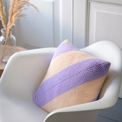 Crochet pattern Felt-it stripes cushion