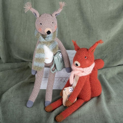 Yarn and Colors Sal Squirrel Crochet Kit 005 Clay-3