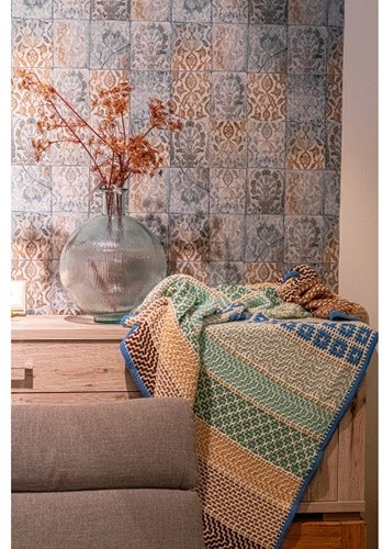 2 Cosy Blanket Crochet Kit