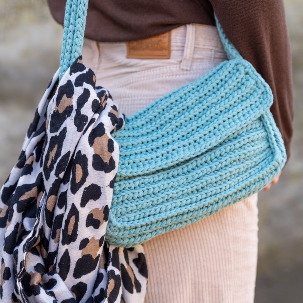 Yarn and Colors Shoulder Bag Crochet Kit 006 Taupe 