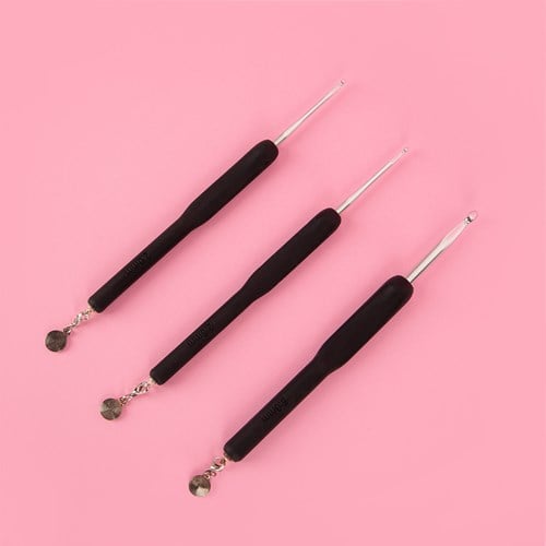 Yarn and Colors Silver ChristmasCAL2024 Crochet Hook Set Promotion