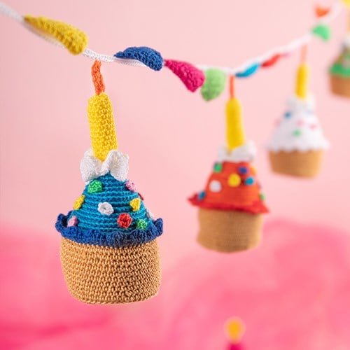 Cupcake Bunting - Crochet Kit-3