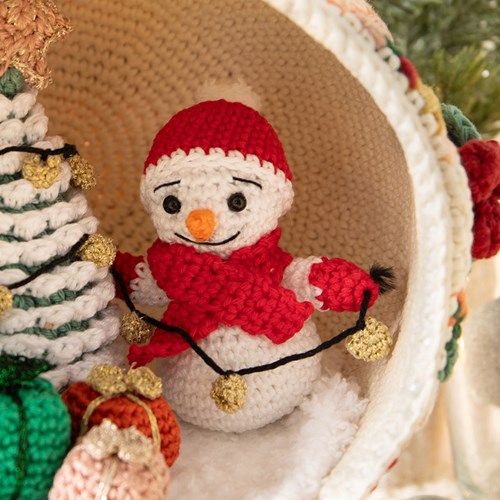 Yarnplaza Snow Globe Crochet Kit-3