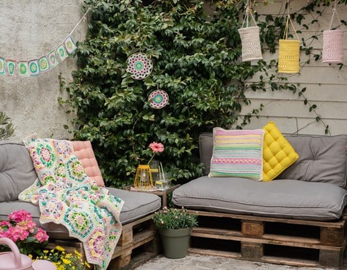 Crochet Pattern Yarn and Colors Spring with Petalshed
