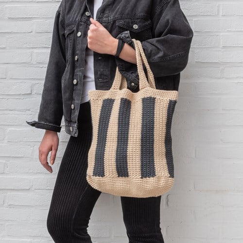 Crochet Pattern Yarn and Colors Striped Tote Bag-3