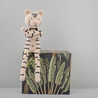 Crochet Pattern Yarn and Colors Tess Tiger