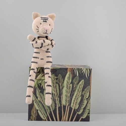 Crochet Pattern Yarn and Colors Tess Tiger