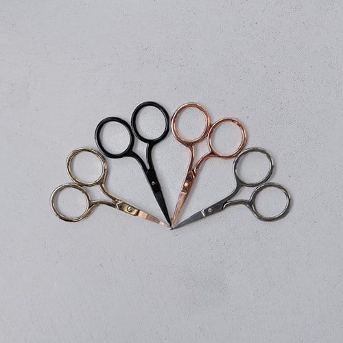 Yarn and Colors Tiny Scissors Gold-2