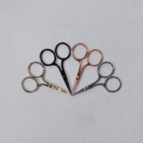 Yarn and Colors Tiny Scissors Ros