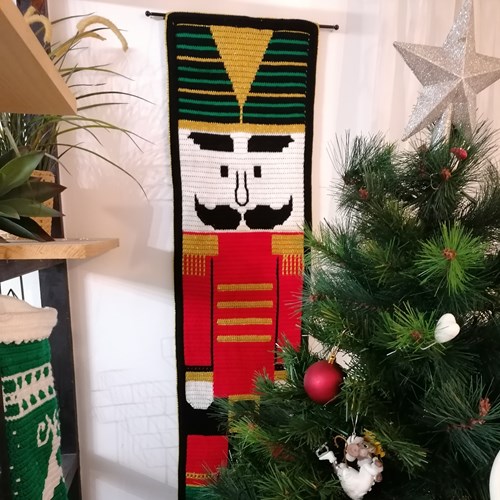Nutcracker Wallhanger Yarnkit Traditional - Without Pattern