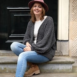 Crochet Kit Budgetyarn Soft Aran Granny Stripe Cardigan