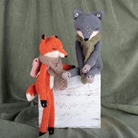 Yarn and Colors Faye Fox / William Wolf Crochet Kit 097 Shadow-3