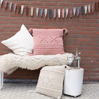 Knitting Pattern Yarn and Colors "XX" Cushion-3