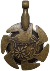 Clover Yarn Cutter Pendant Gold